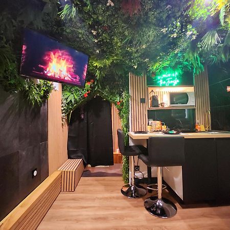 Jungle House Avec Jacuzzi A 10 Min De Disneyland -Taille Chambre- Conde-Sainte-Libiaire Exterior photo