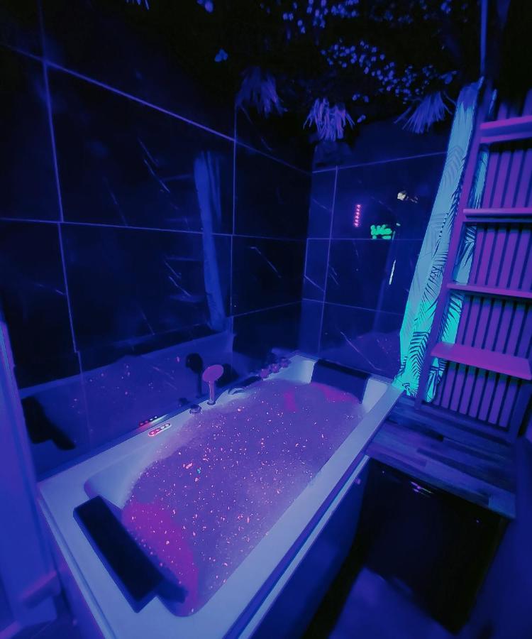 Jungle House Avec Jacuzzi A 10 Min De Disneyland -Taille Chambre- Conde-Sainte-Libiaire Exterior photo
